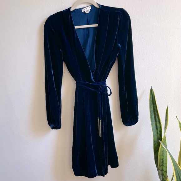WHISTLES | Lavone Velvet Wrap Dress in Blue, Size 4 - Picture 4 of 4